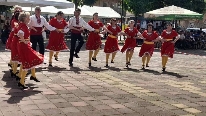 Фолклориада - село Коиловци