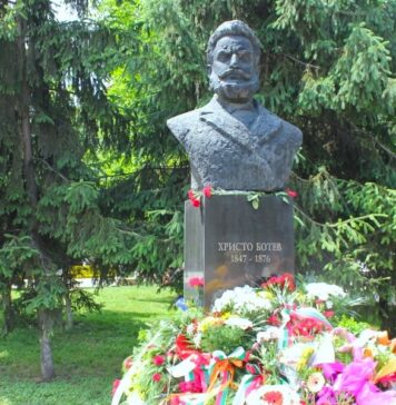 На 2 юни: Отдаваме почит на Христо Ботев и загиналите за свободата на България с паметен ритуал и вой на сирени Ботев