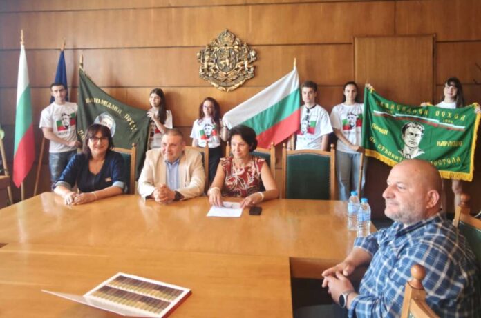 По стъпките на Апостола