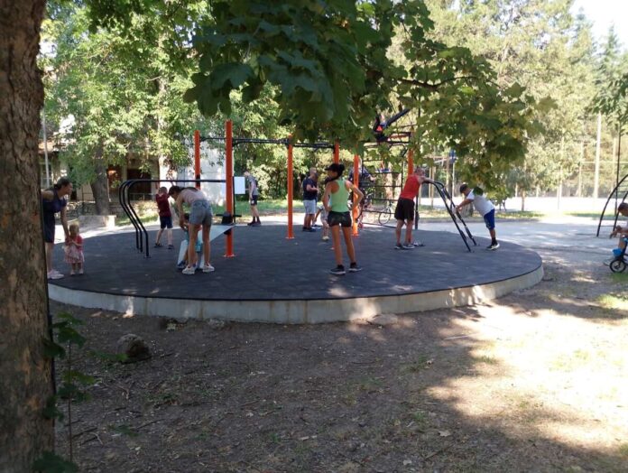 Площадка за стрийт фитнес