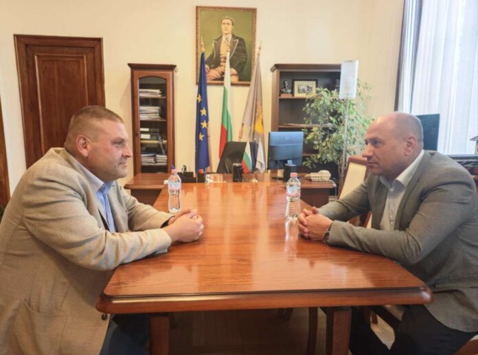 Среща - кметове на Плевен и Ловеч; водна криза