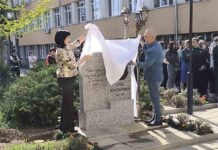 Барелеф на Алеко Константинов беше открит в навечерието на 30-та годишнина на едноименната професионална гимназия в Плевен Алеко