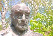 Паметникът в цял ръст на акад. Светлин Русев ще е висок 2,20 метра и ще се извисява в близост до едноименната галерия в Плевен