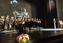 Концерт-спектакълът “В храма на операта” по повод 85-ата годишнина от рождението на Гена Димитрова развълнува дълбоко стотици зрители в Плевен (видео)