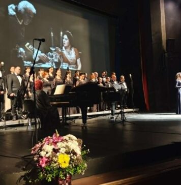 Концерт-спектакълът “В храма на операта” по повод 85-ата годишнина от рождението на Гена Димитрова развълнува дълбоко стотици зрители в Плевен (видео)